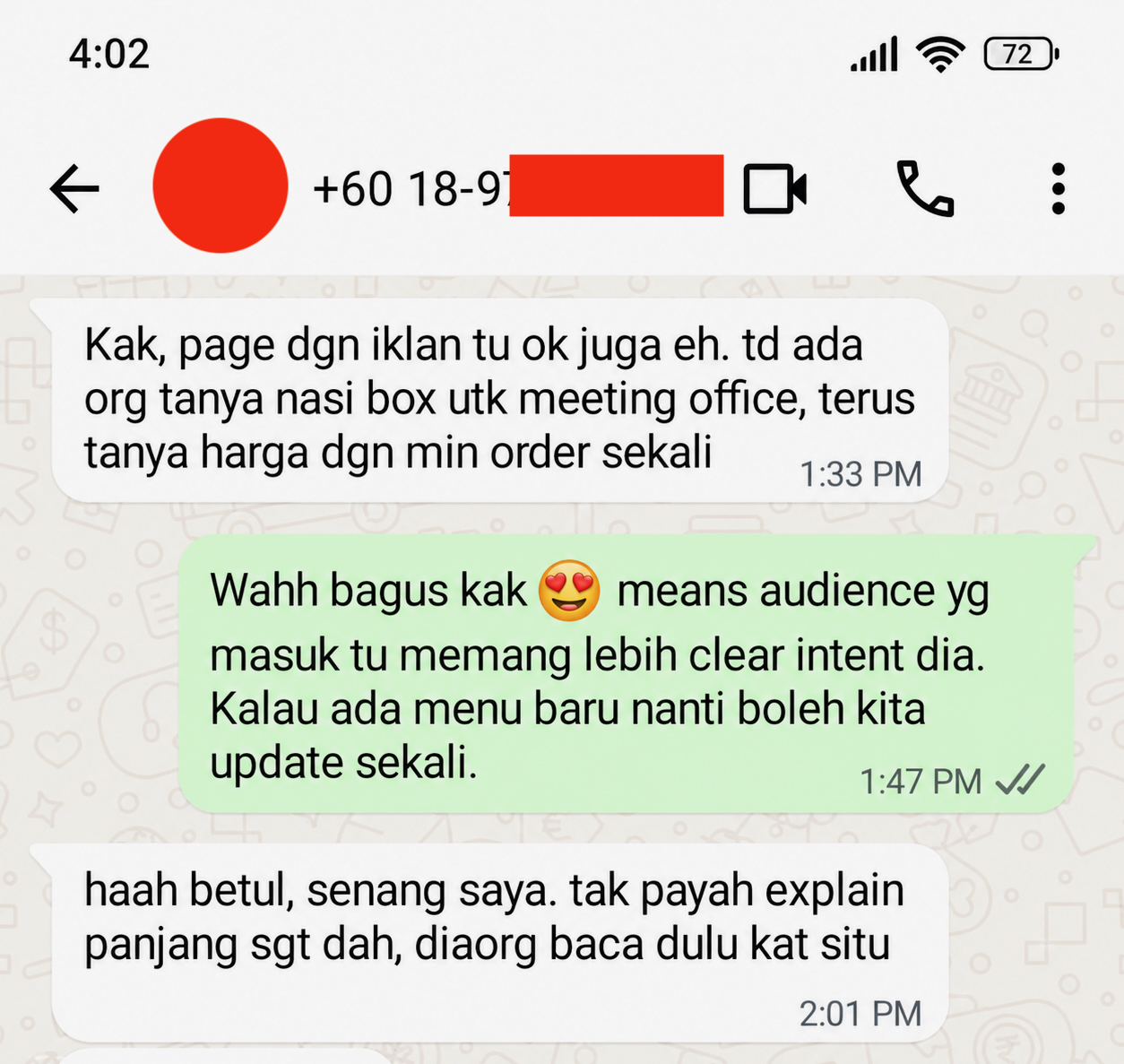 Screenshot chat WhatsApp dari pelanggan Dapur Rina soal pesanan nasi box untuk meeting kantor masuk dari iklan